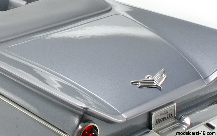 1959 - Buick Electra 225 Road Signature 1/18 (Серебристый) Багажник / Поднимающиеся фары