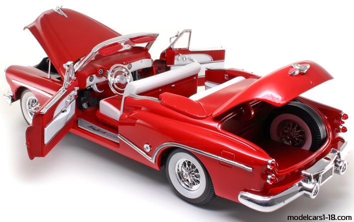 1953 - Buick Skylark Motor Max 1/18 (Kрасный) Открывающиеся части