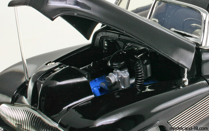 1938 - Buick Y-Job Concept ERTL 1/18 (Чёрный) Двигатель