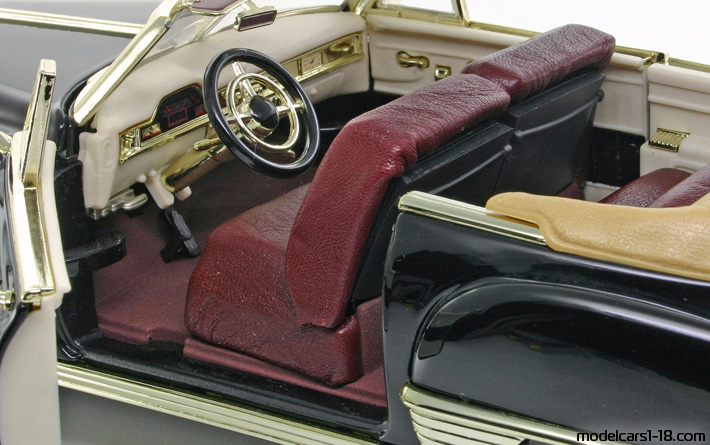 1949 - Cadillac Coupe de Ville (62) Road Legends 1/18 (Чёрный) Интерьер панель приборов