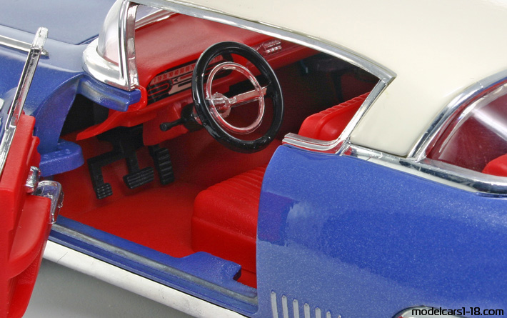 1958 - Cadillac Eldorado Seville (62) Road Signature 1/18 (Синий / Белый) Интерьер панель приборов