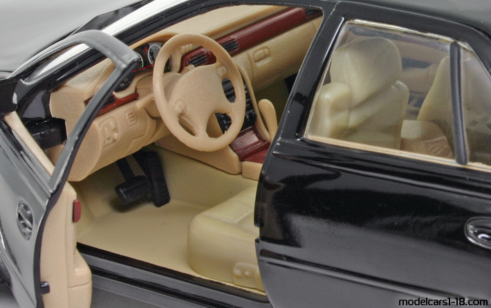1998 - Cadillac Seville STS Anson 1/18 (Чёрный) Интерьер панель приборов