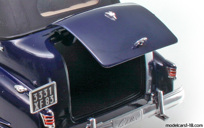 1938 - Cadillac V-16 Fleetwood (90) Signature Models 1/18 (Синий) Багажник / Поднимающиеся фары