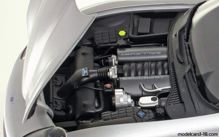 1999 - Callaway C12 AutoArt 1/18 (Серебристый) Двигатель