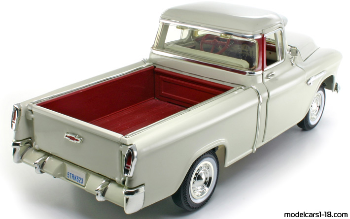 1955 - Chevrolet 3100 Pick Up ERTL 1/18 (Белый) Задняя правая сторона