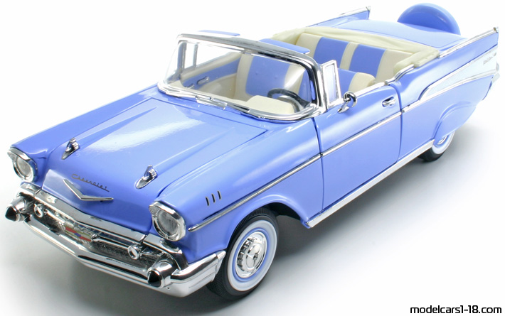 1957 - Chevrolet Bel Air Road Legends 1/18 (Blue) Передняя левая сторона