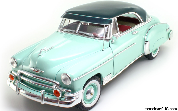 1950 - Chevrolet Bel Air Motor Max 1/18 (Белый / Зелёный) Передняя левая сторона