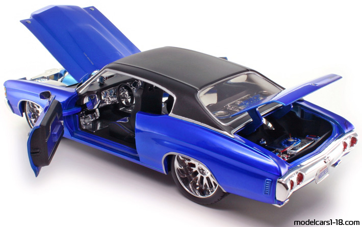 1971 - Chevrolet Chevelle SS 454 Maisto 1/18 (Синий / Чёрный) Открывающиеся части