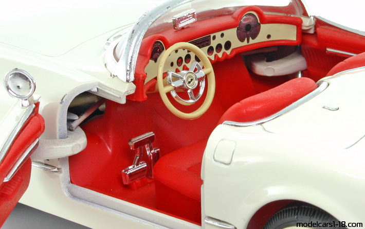 1953 - Chevrolet Corvette C1 Mira 1/18 (White) Интерьер панель приборов