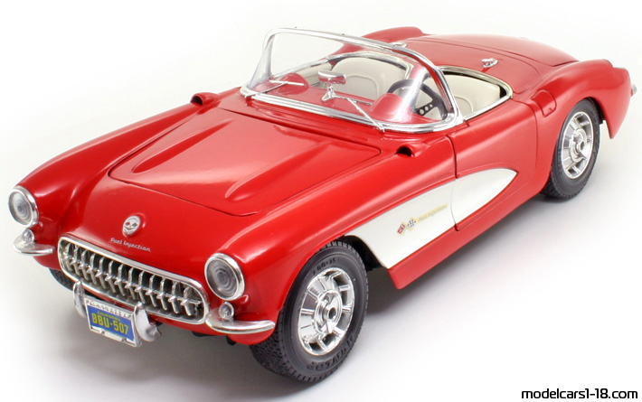 1957 - Chevrolet Corvette C1 Bburago 1/18 (Kрасный / Белый) Передняя левая сторона