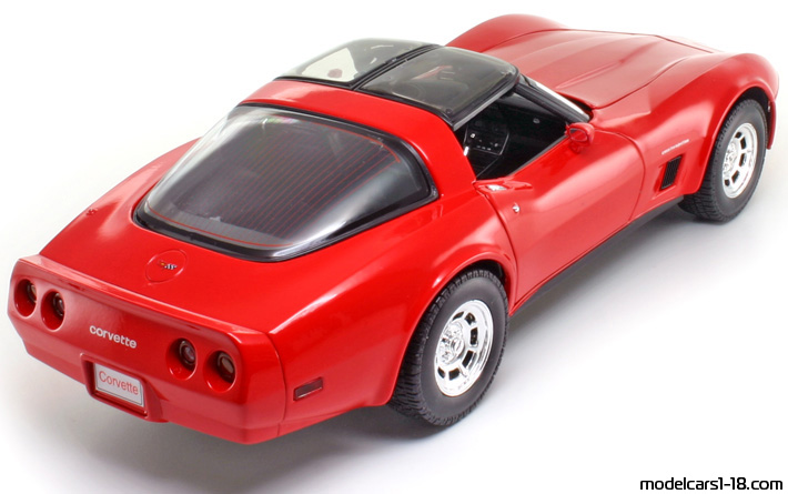 1982 - Chevrolet Corvette C3 Welly 1/18 (Kрасный) Задняя правая сторона