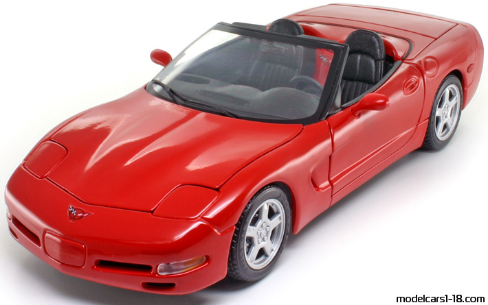 1998 - Chevrolet Corvette C5 Maisto 1/18 (Kрасный) Передняя левая сторона