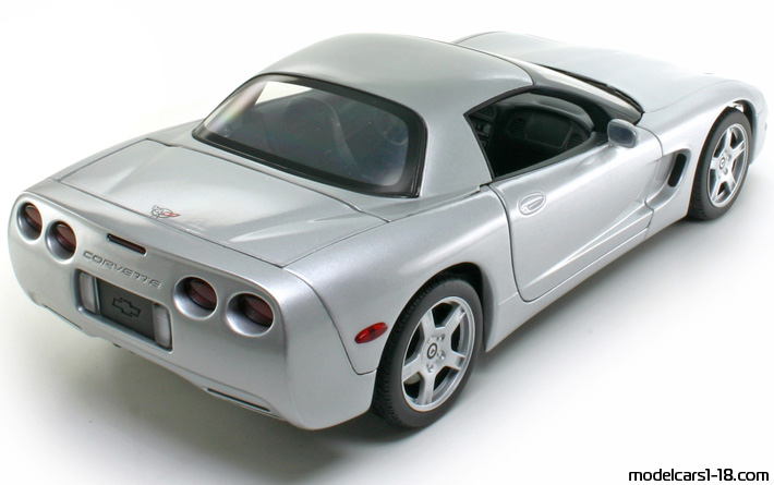 1998 - Chevrolet Corvette C5 UT 1/18 (Серебристый) Задняя правая сторона