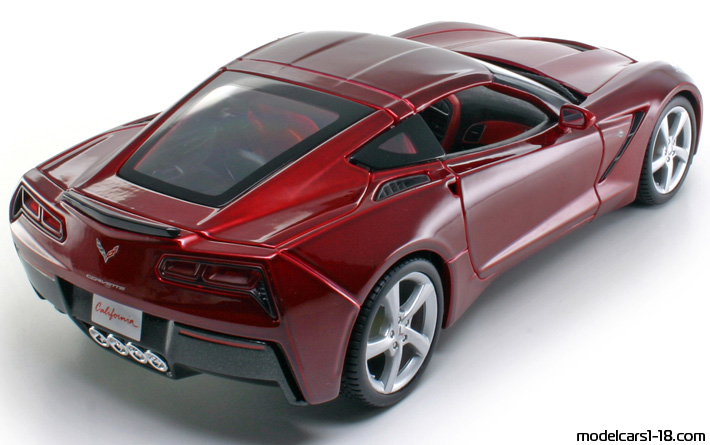 2014 - Chevrolet Corvette C7 Stingray Maisto 1/18 (Kрасный) Задняя правая сторона