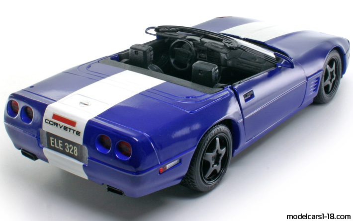 1996 - Chevrolet Corvette Grand Sport C4 Maisto 1/18 (Синий / Белый) Задняя правая сторона