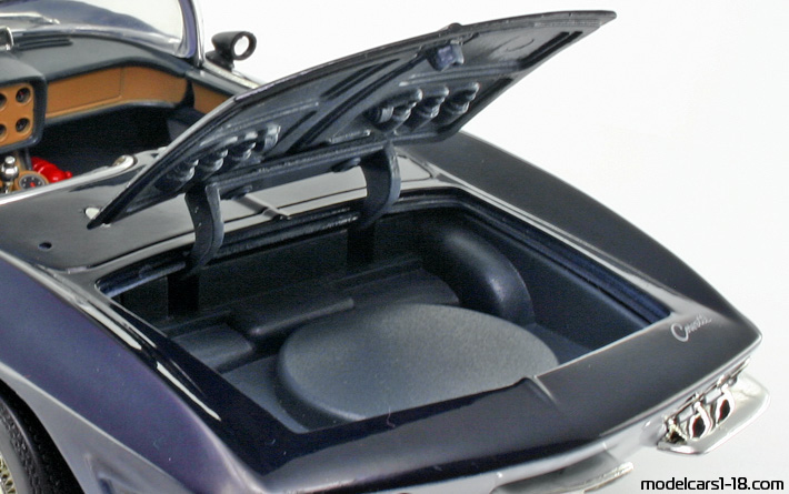 1961 - Chevrolet Corvette Mako Shark Concept Mondo Motors 1/18 (Синий) Багажник / Поднимающиеся фары