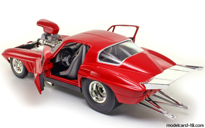 1966 - Chevrolet Corvette Pro Street C2 Hot Wheels 1/18 (Kрасный) Открывающиеся части