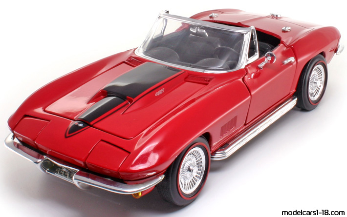 1967 - Chevrolet Corvette Sting Ray C2 ERTL 1/18 (Red / Чёрный) Передняя левая сторона