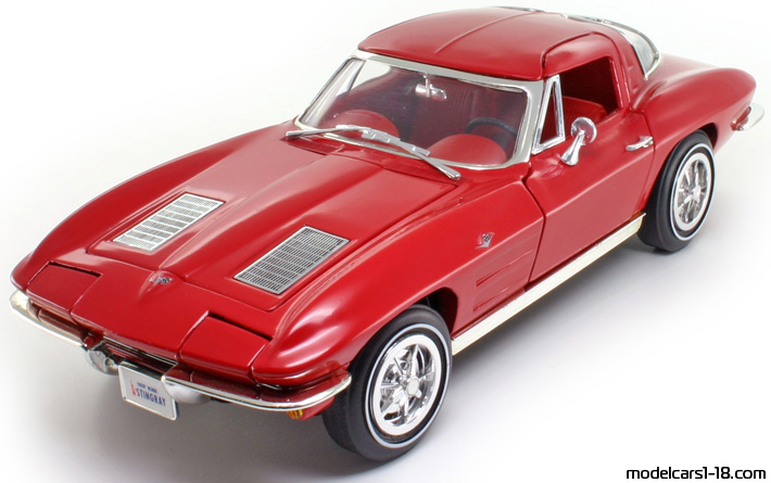 1963 - Chevrolet Corvette Sting Ray C2 ERTL 1/18 (Red) Передняя левая сторона