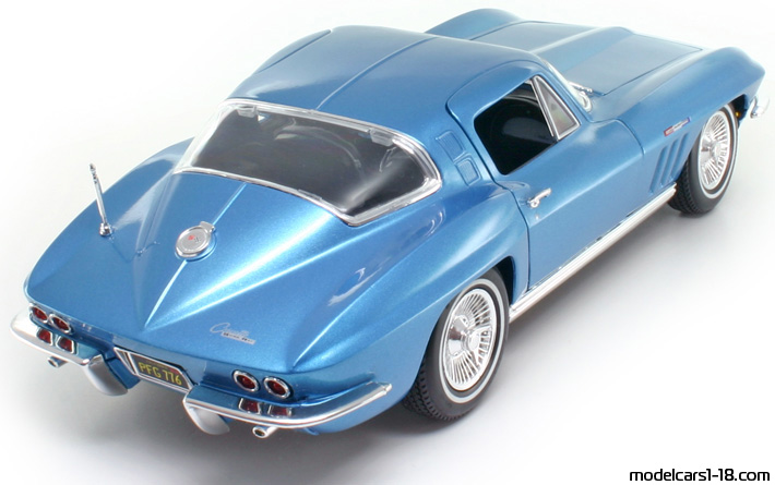 1965 - Chevrolet Corvette Sting Ray C2 Maisto 1/18 (Синий) Задняя правая сторона