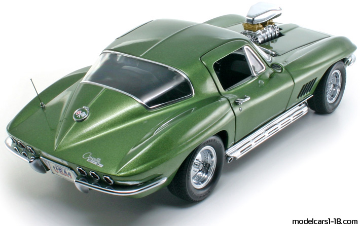 1967 - Chevrolet Corvette Sting Ray C2 Motorbox 1/18 (Зелёный) Задняя правая сторона