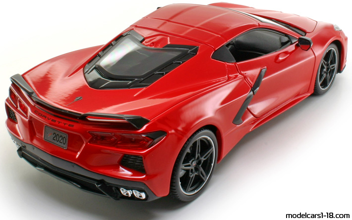 2020 - Chevrolet Corvette Stingray C8 Maisto 1/18 (Kрасный) Задняя правая сторона