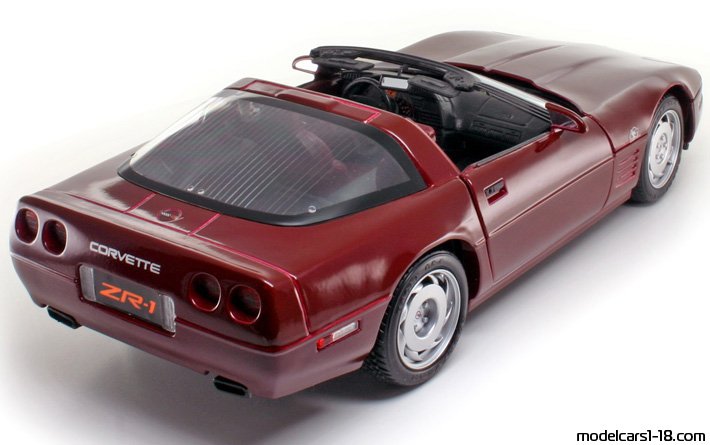 1992 - Chevrolet Corvette ZR-1 C4 Maisto 1/18 (Kрасный) Задняя правая сторона