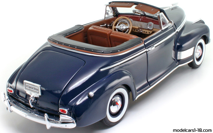 1941 - Chevrolet Deluxe Welly 1/18 (Синий) Задняя правая сторона