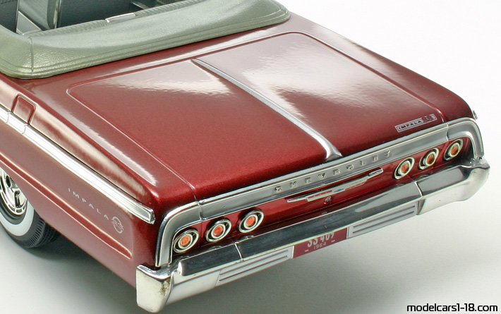 1964 - Chevrolet Impala SS 409 ERTL 1/18 (Kрасный) Багажник / Поднимающиеся фары
