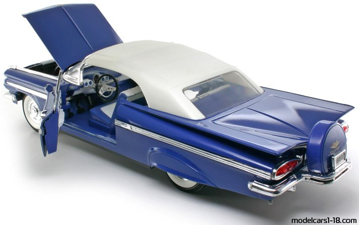 1959 - Chevrolet Impala Road Tough 1/18 (Синий) Открывающиеся части