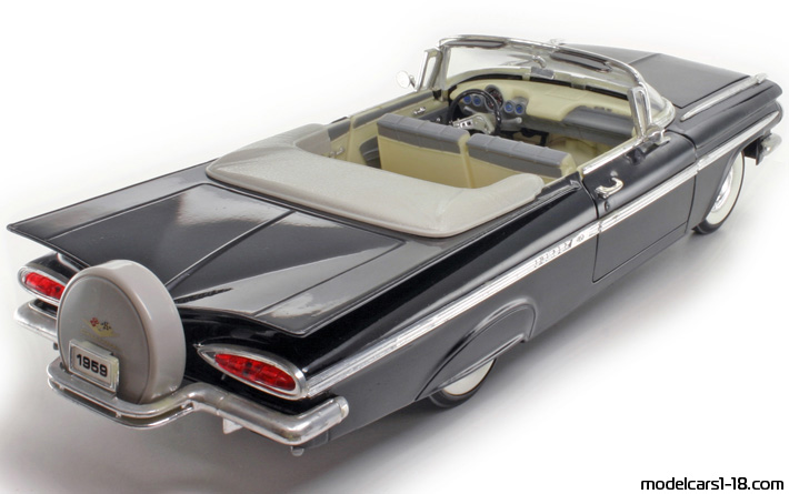 1959 - Chevrolet Impala Road Tough 1/18 (Чёрный) Задняя правая сторона
