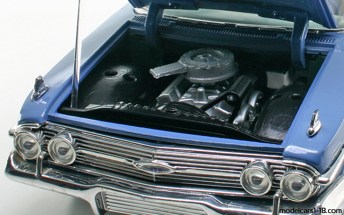 1960 - Chevrolet Impala Motor Max 1/18 (Синий) Двигатель