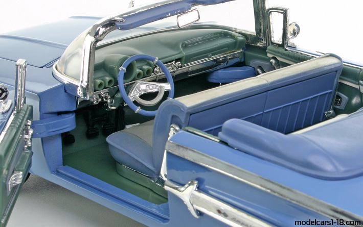 1960 - Chevrolet Impala Motor Max 1/18 (Синий) Интерьер панель приборов