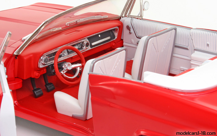 1965 - Chevrolet Impala Hot Wheels 1/18 (Kрасный) Интерьер панель приборов