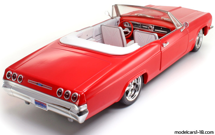 1965 - Chevrolet Impala Hot Wheels 1/18 (Kрасный) Задняя правая сторона