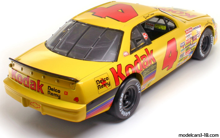 1992 - Chevrolet Lumina Nascar ERTL 1/18 (Жёлтый / Kрасный) Задняя правая сторона