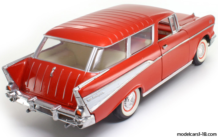 1957 - Chevrolet Nomad Road Tough 1/18 (Kрасный) Задняя правая сторона