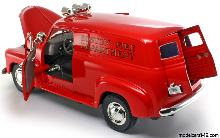 1950 - Chevrolet Panel Truck Police / Fire Dept Mira 1/18 (Kрасный) Открывающиеся части