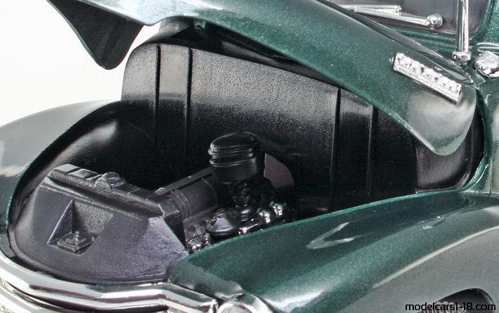 1950 - Chevrolet Panel Truck Mira 1/18 (Зелёный) Двигатель