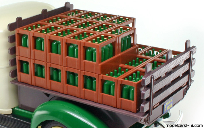 1946 - Chevrolet Pick Up Truck Solido 1/19 (Белый / Зелёный) Багажник / Поднимающиеся фары