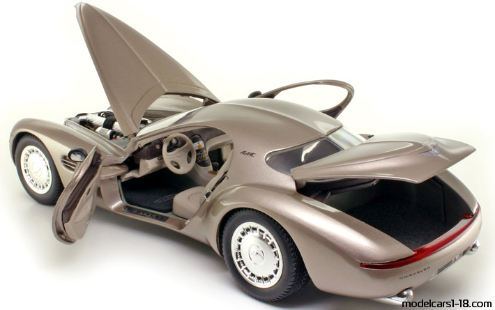 1995 - Chrysler Atlantic Concept Guiloy 1/18 (Золотой ) Открывающиеся части
