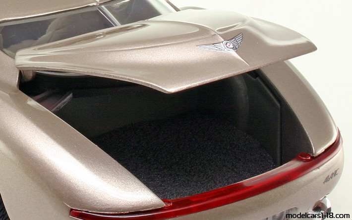 1995 - Chrysler Atlantic Concept Guiloy 1/18 (Золотой ) Багажник / Поднимающиеся фары