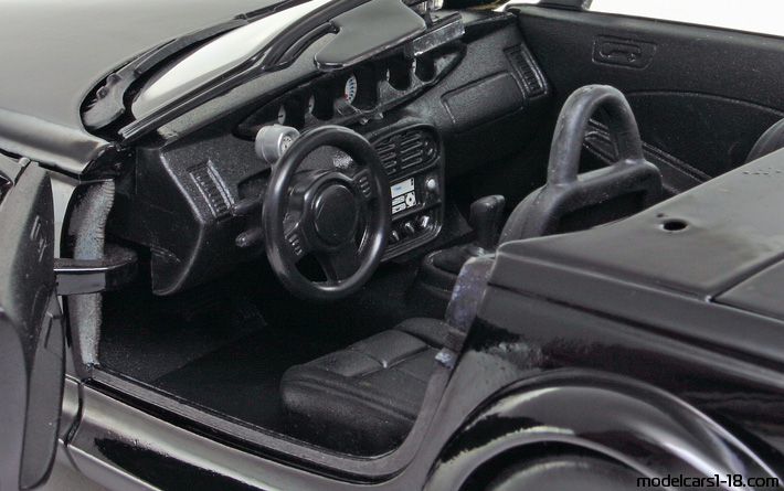 2001 - Chrysler Howler Concept Motor Max 1/18 (Чёрный) Интерьер панель приборов