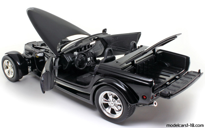2001 - Chrysler Howler Concept Motor Max 1/18 (Чёрный) Открывающиеся части