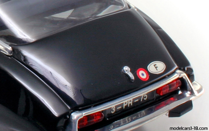 1963 - Citroen DS 19 Presidentielle Solido 1/18 (Чёрный) Багажник / Поднимающиеся фары