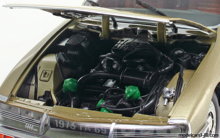 1970 - Citroen SM Norev 1/18 (Золотой ) Двигатель