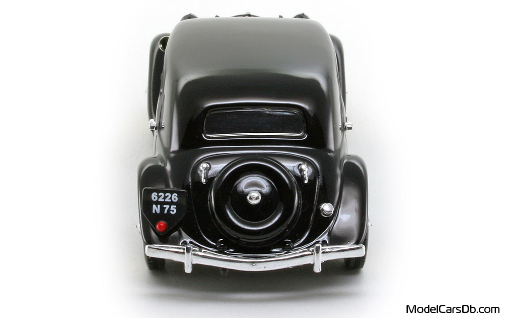 1950 - Citroen Traction 11 B DeAgostini 1/43 (Чёрный) Сзади