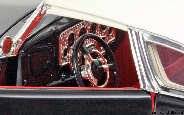 1937 - Cord 812 Supercharged Signature Models 1/18 (Чёрный) Интерьер панель приборов