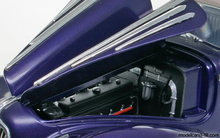 1947 - Delahaye 135M Signature Models 1/18 (Синий) Двигатель