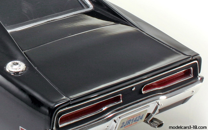 1970 - Dodge Charger ERTL 1/18 (Чёрный) Багажник / Поднимающиеся фары